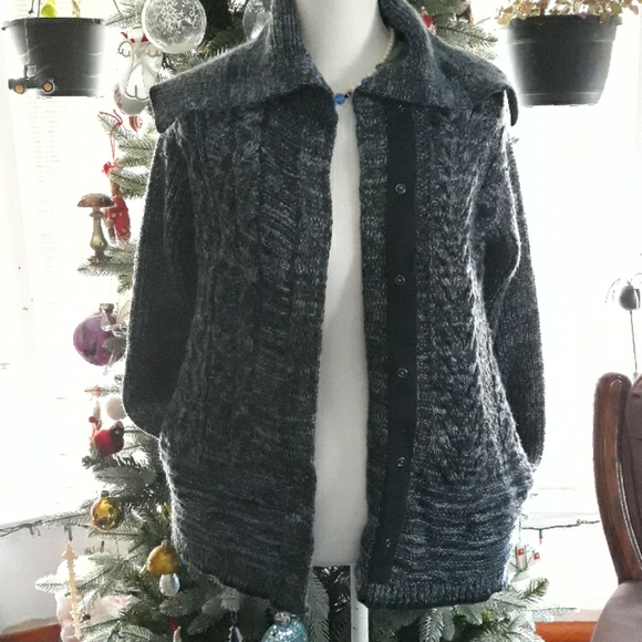 Simply Vera Vera Wang blue snap button sweater - Picture 8 of 8